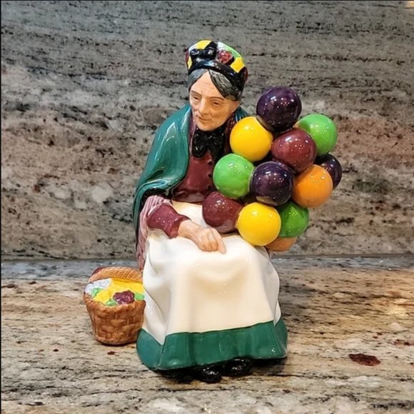 Vintage Royal Doulton The Old Balloon Seller - Picture 1 of 5